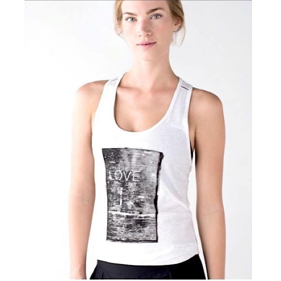 Lululemon Superb Tank - Picture 1 of 2